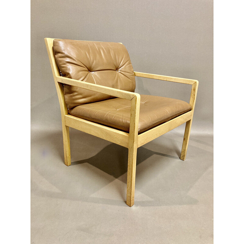 Scandinavian vintage armchair "Bernt Petersen" in leather and wood, 1960