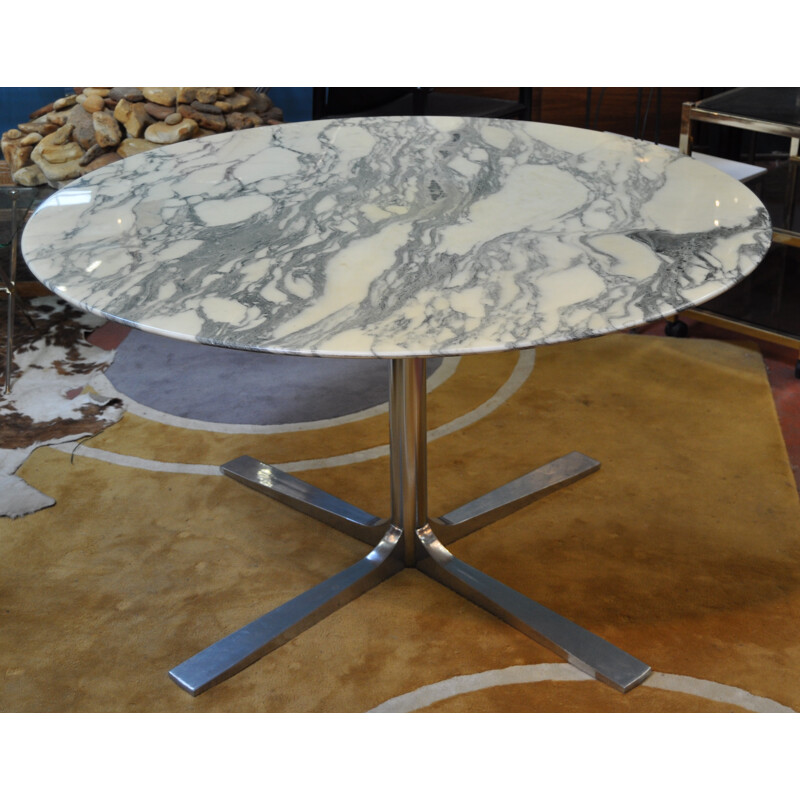 Round dining table in marble - 1970s