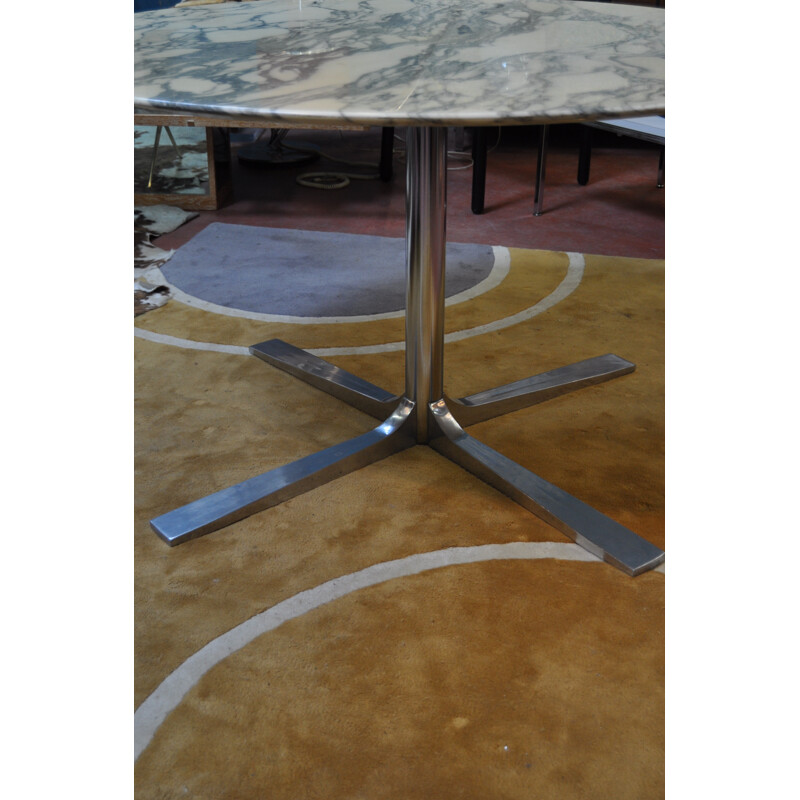 Round dining table in marble - 1970s