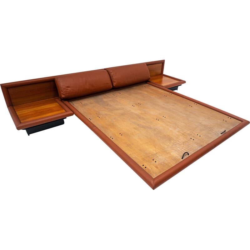 Vintage Morna bed in cognac leather by Afra & Tobia Scarpa for Molteni, Italy 1972s