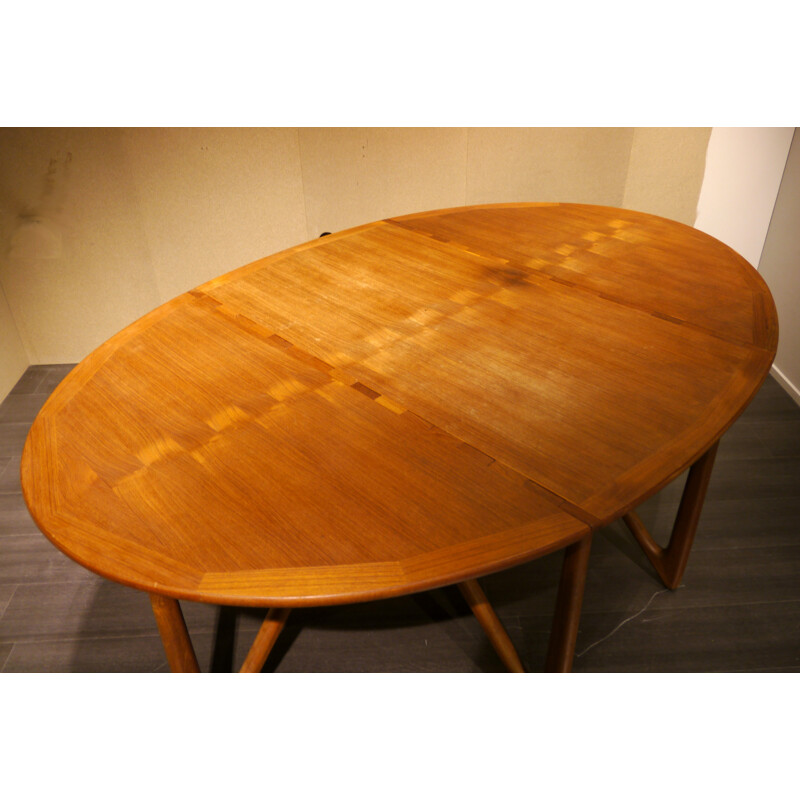Table scandinave ovale, Kurt OSTERVIG - années 60