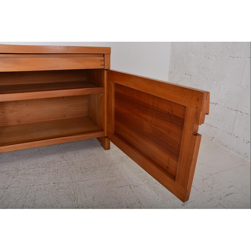 Credenza vintage modello R08 in olmo massiccio di Pierre Chapo