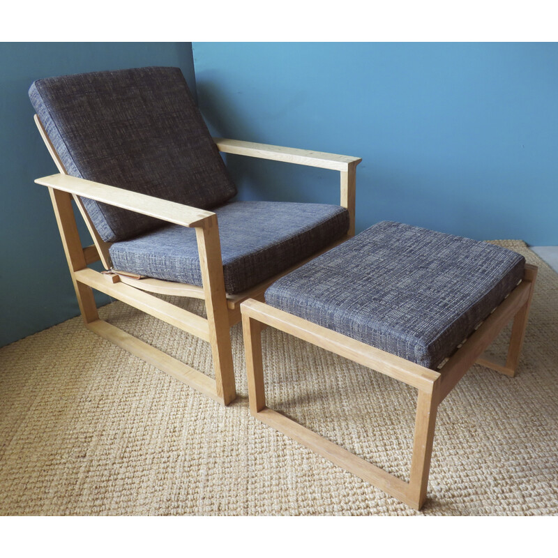 Vintage fauteuil met licht eiken voetenbank van Borge Mogensen, Denemarken 1965