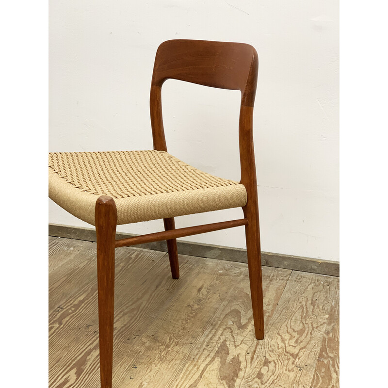 Par de cadeiras modelo de meados do século 75 em teca de Niels O. Møller para J.L. Moller, 1950