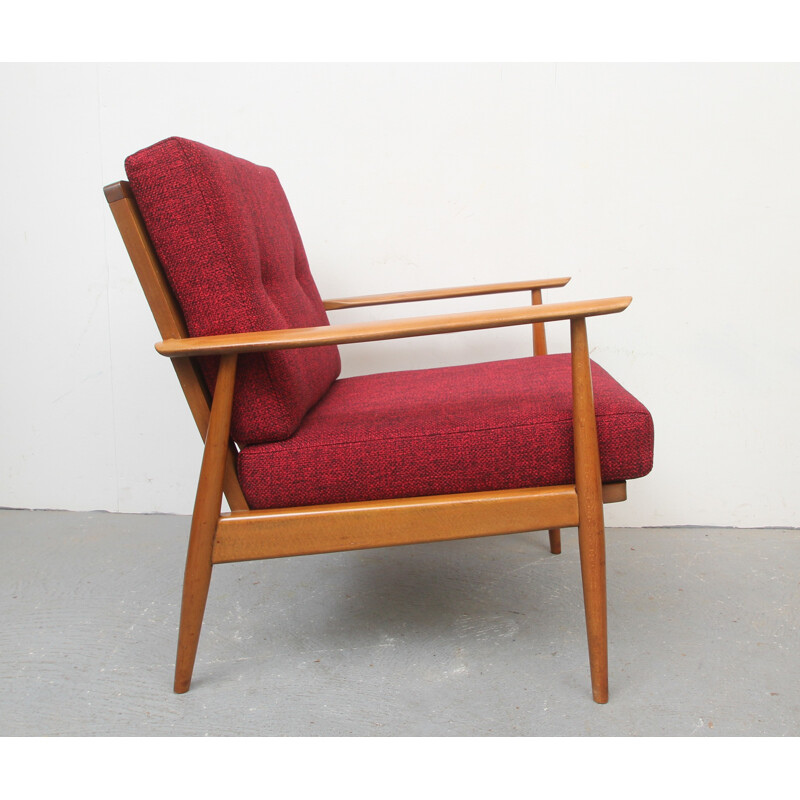 Sillón vintage de madera y tela roja, 1950