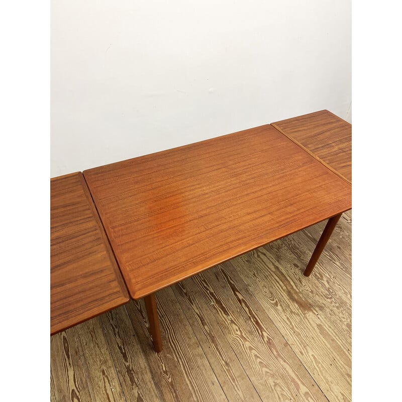 Mesa de comedor extensible danesa de mediados de siglo en teca, años 60