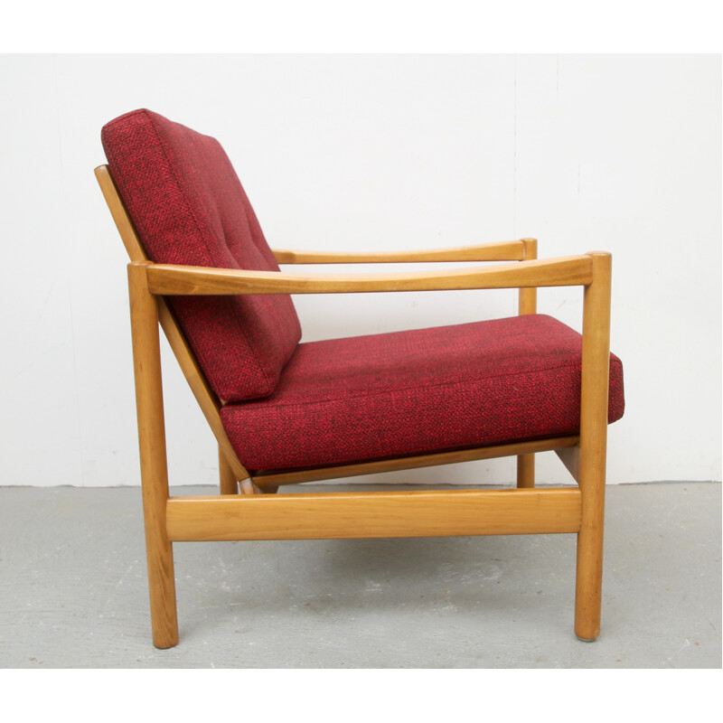Red armchair in solid wood and red tissu - 1960s