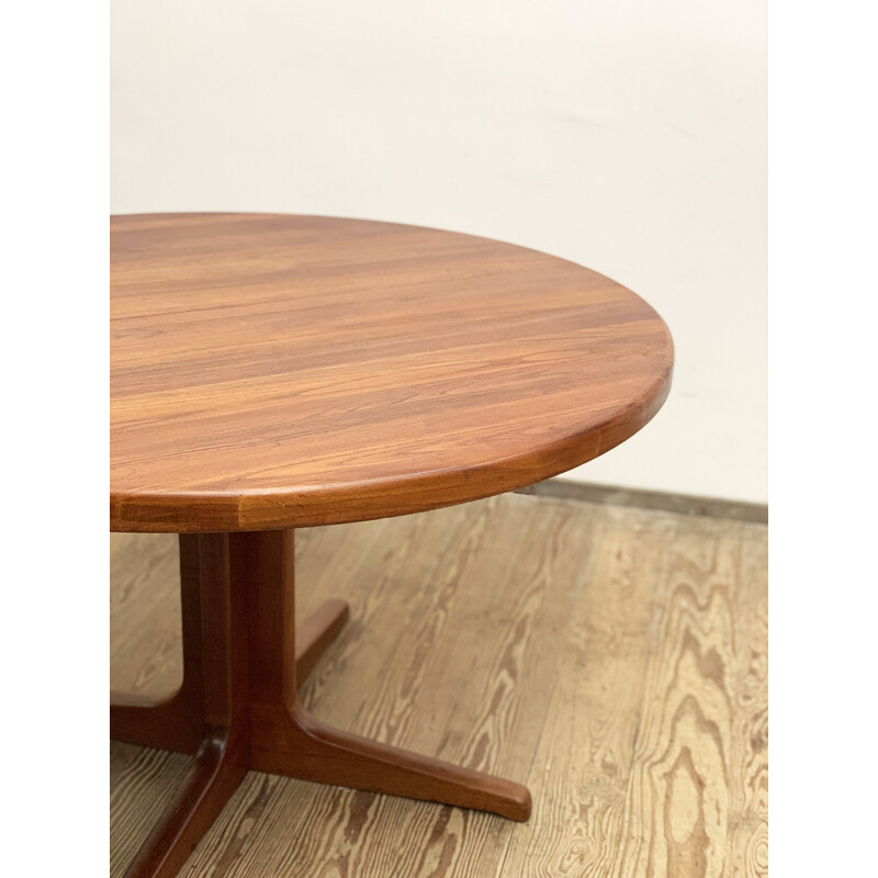 Mid-century Danish dining table in teak, 1970s