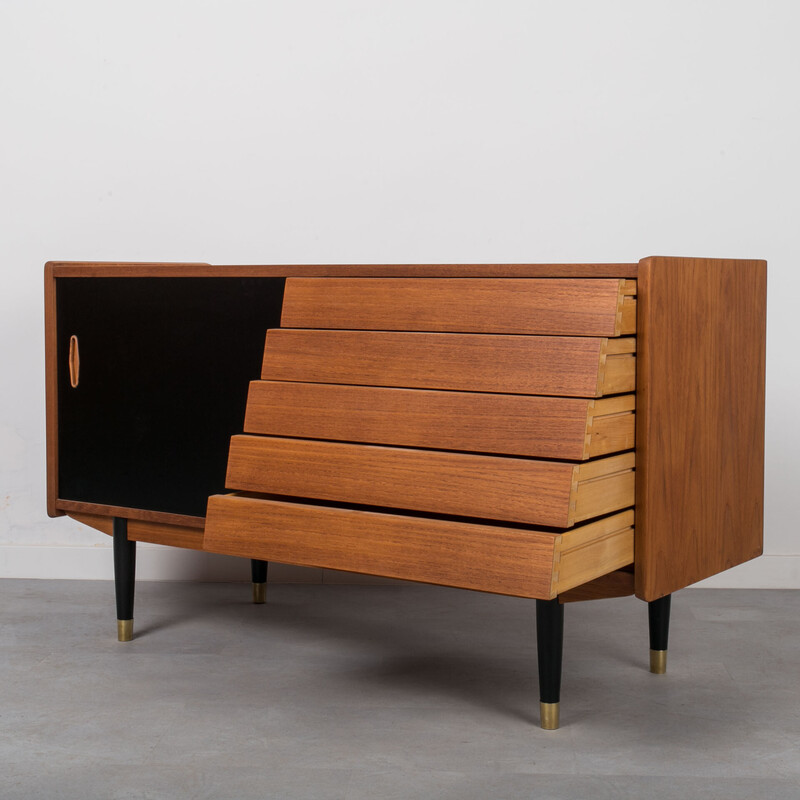 Scandinavisch vintage dressoir met zwarte schuifdeur van Nils Jonsson Sideboard voor Hugo Troeds, jaren 1960