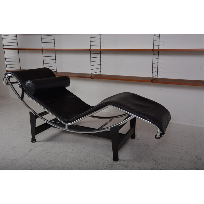 Chaise longue vintage modèle Lc4 Le Corbusier par Pierre Jeanneret et Charlotte Perriand pour Cassina