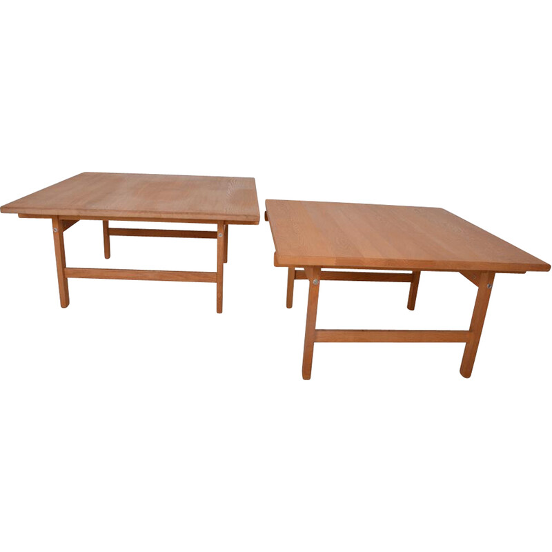 2 Deense salontafels van Hans J. Wegner gemaakt door PP Furniture in de jaren 1960.