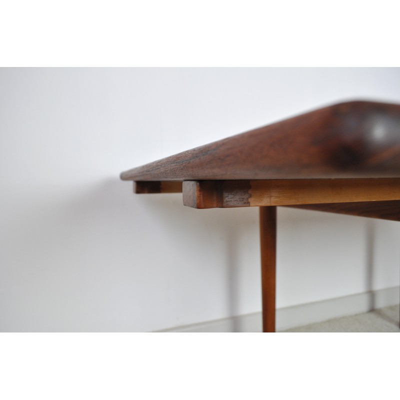 Table basse vintage en teck massif et bois de chêne par Hans J. Wegner pour Getama