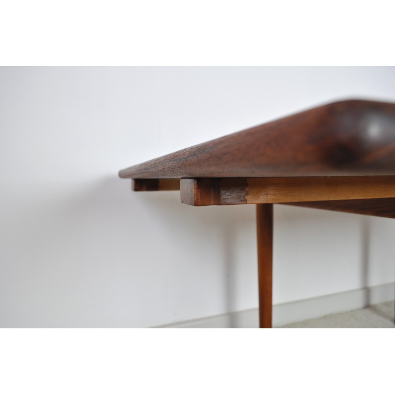 Vintage coffee table in solid teak and oakwood by Hans J. Wegner for Getama