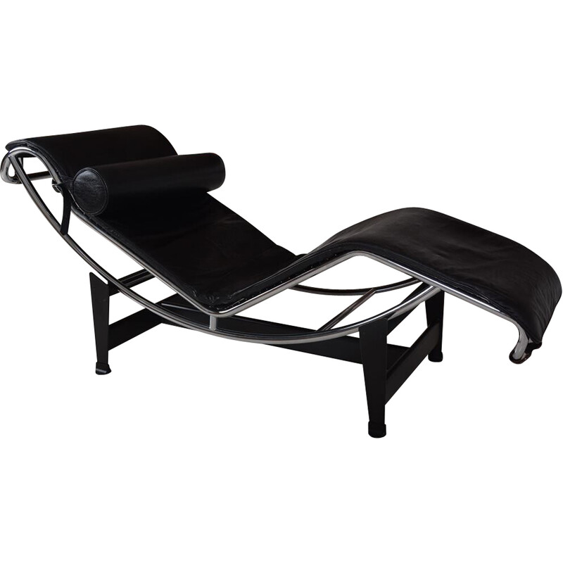 Cadeira Vintage lounge modelo Lc4 Le Corbusier de Pierre Jeanneret e Charlotte Perriand para Cassina