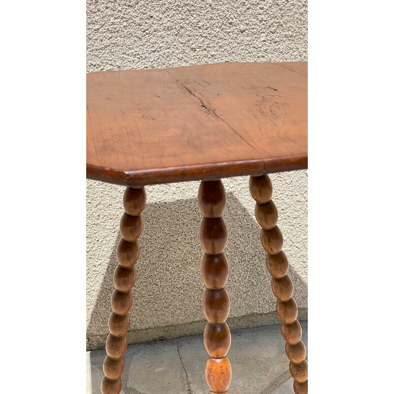 Mesa auxiliar vintage con patas trípode y madera torneada