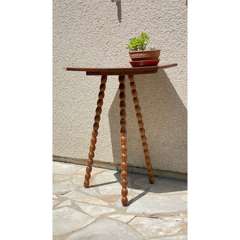 Vintage-Beistelltisch mit Dreibeinbeinen und gedrechseltem Holz