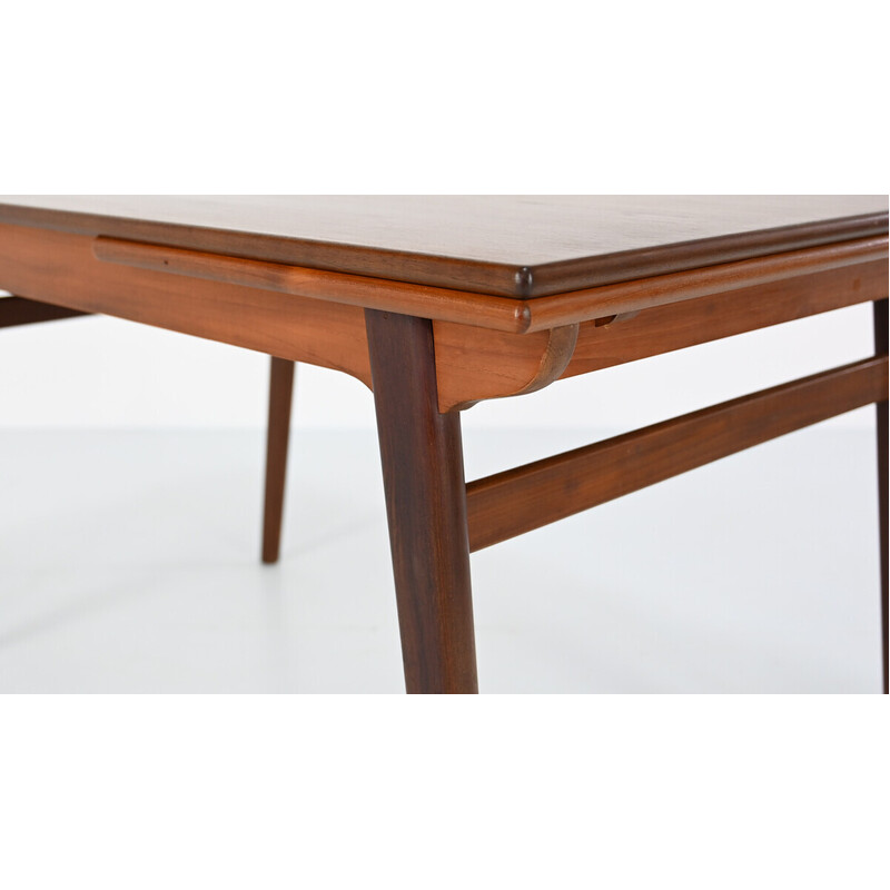 Danish vintage extendable table by Hans J. Wegner