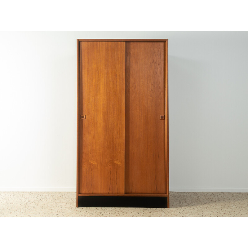 Armoire vintage en teck avec deux portes coulissantes par Domino Møbler, Danemark 1960