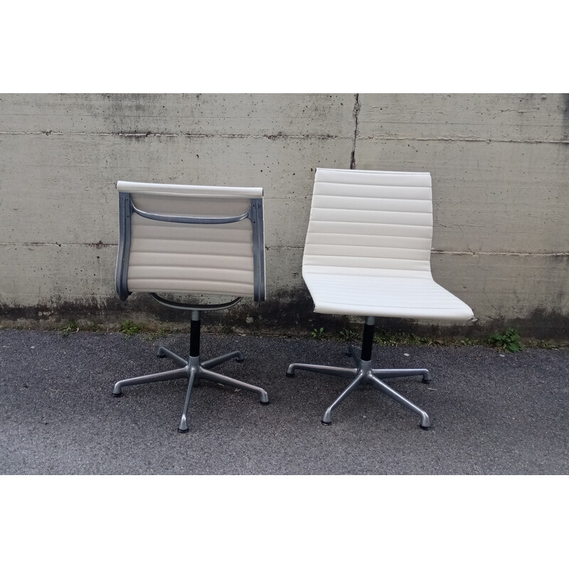 Ein Paar Vintage-Stühle Ea108 von Charles und Ray Eames für Icf, Italien 1980