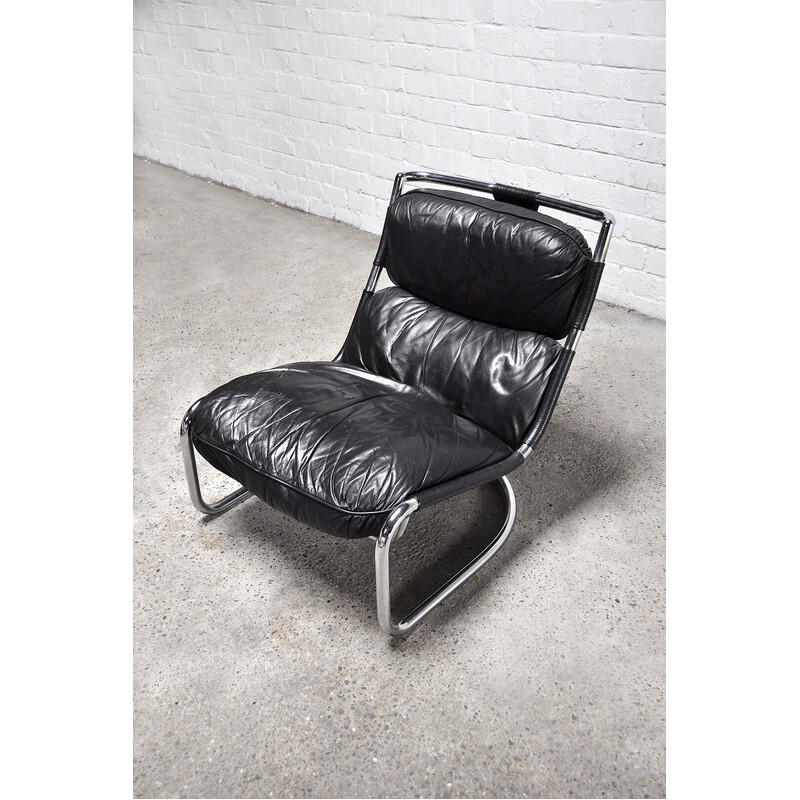 Vintage lounge chair in black leather and tubular steel, Italy 1970s