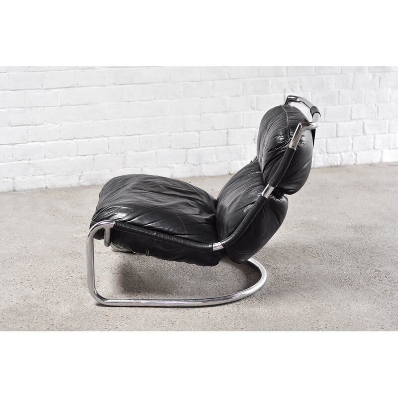 Vintage lounge chair in black leather and tubular steel, Italy 1970s
