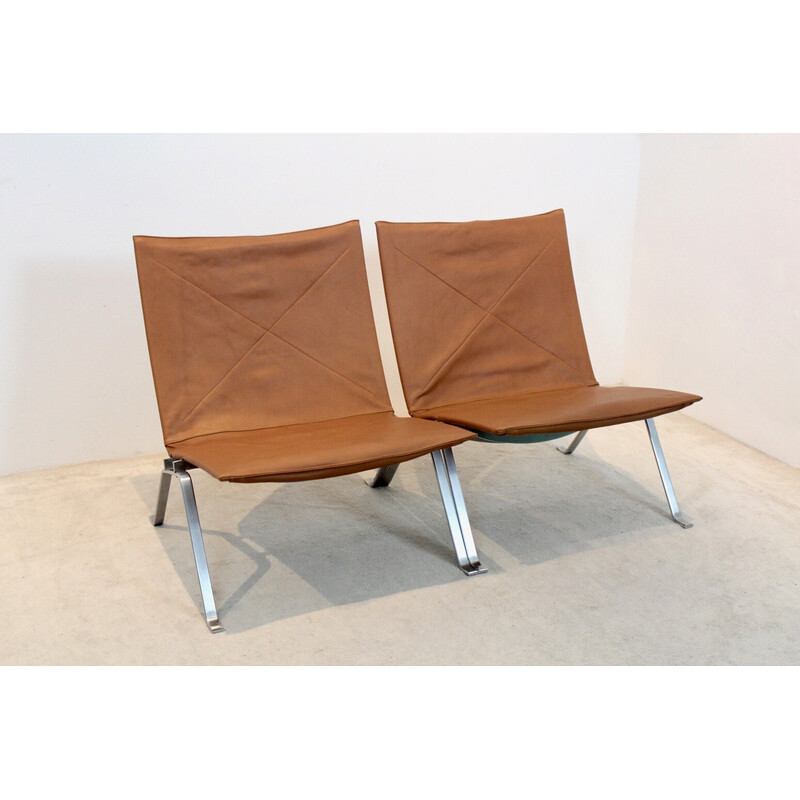 Paire de chaises vintage Pk22 en cuir cognac par Poul Kjærholm pour E. Kold Christensen, Danemark 1950