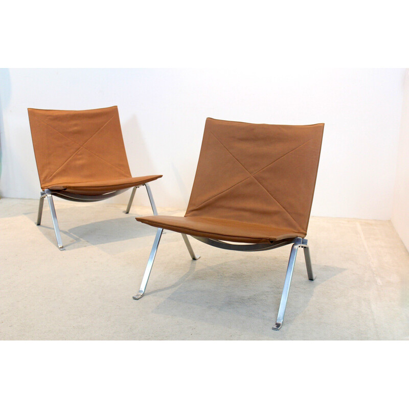 Par de cadeiras Pk22 vintage em pele de conhaque por Poul Kjærholm para E. Kold Christensen, Dinamarca 1950s