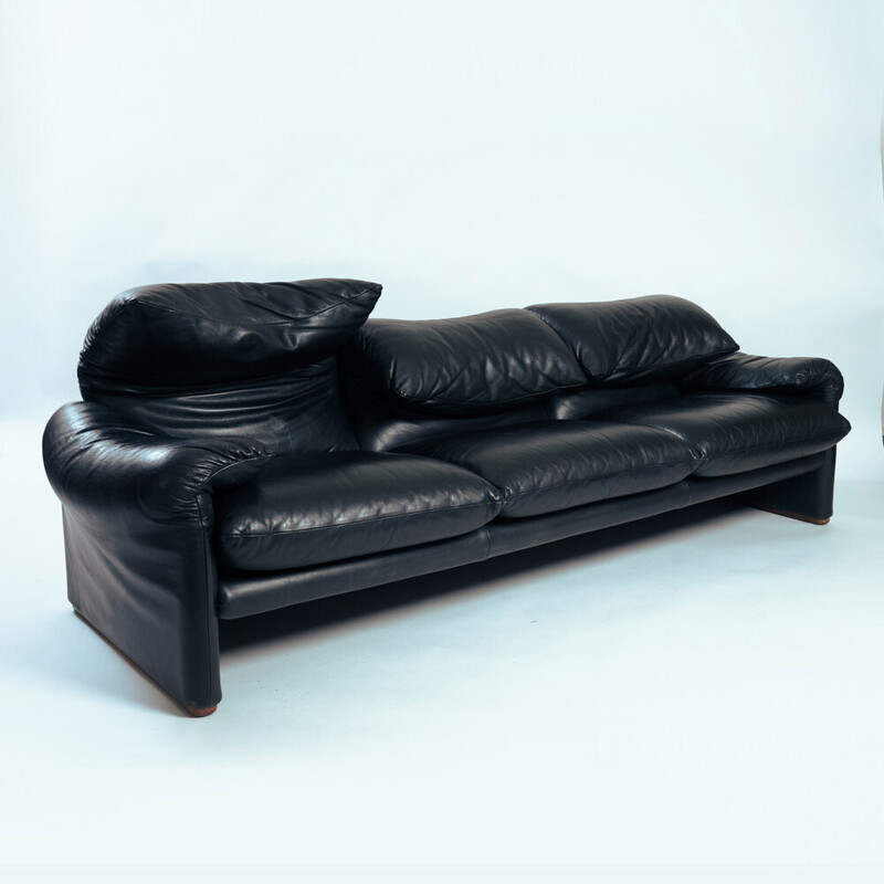 Vintage Italian black leather Maralunga sofa by Vico Magistretti for Cassina