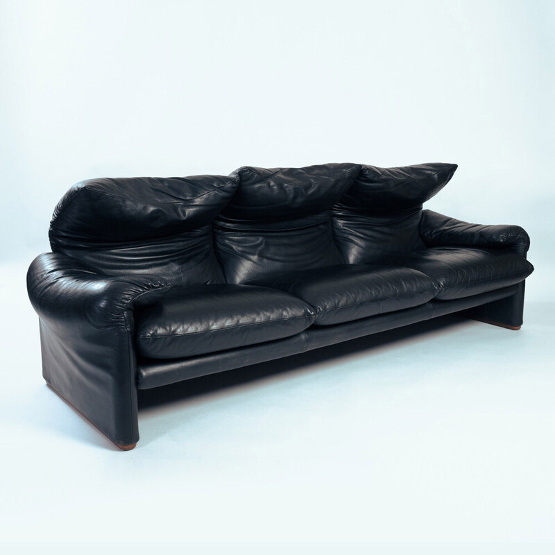 Vintage Italian black leather Maralunga sofa by Vico Magistretti for Cassina