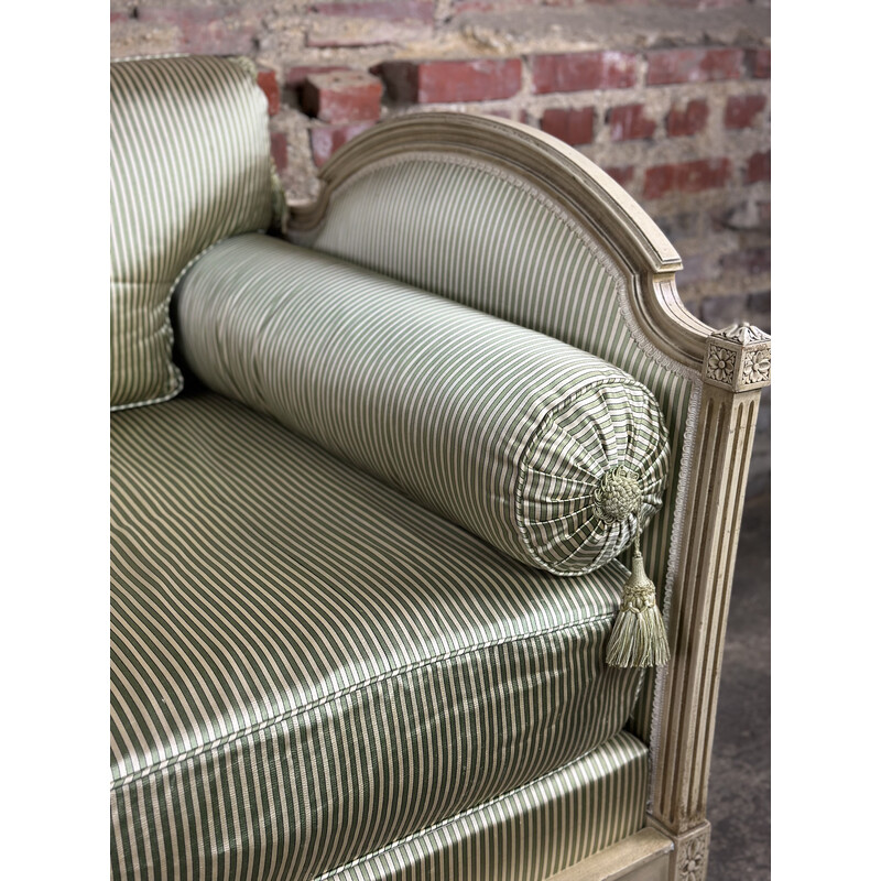 Vintage daybed in carved wood and beige and green satin, 1900