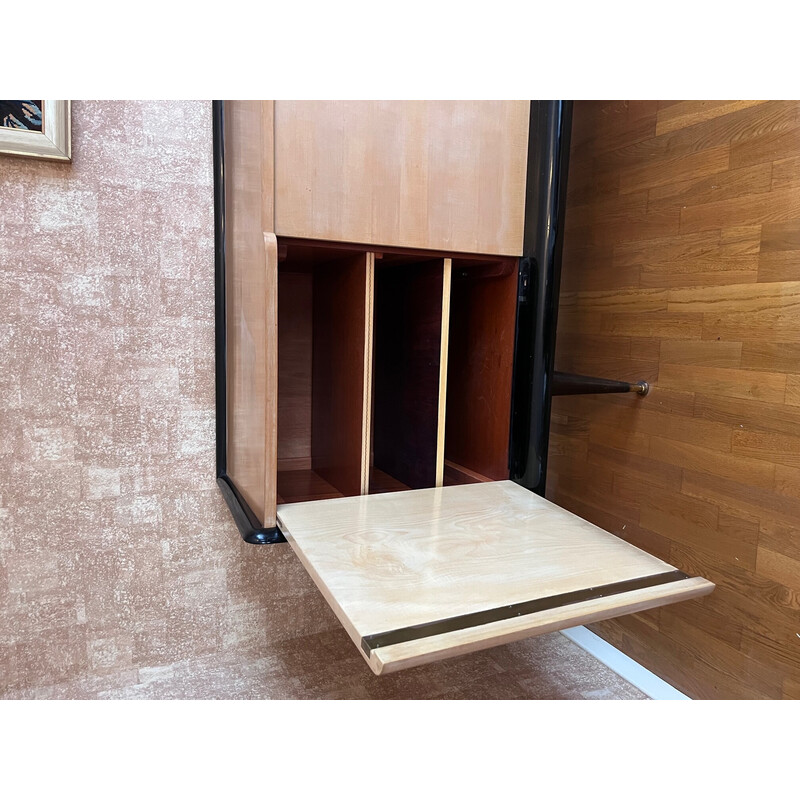 Credenza vintage in sicomoro e legno laccato di Charles Ramos, 1950