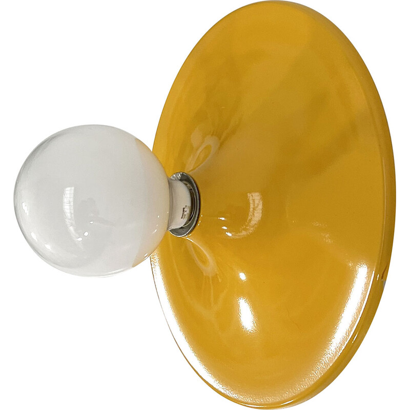 Vintage wandlamp in geel metaal, 1970