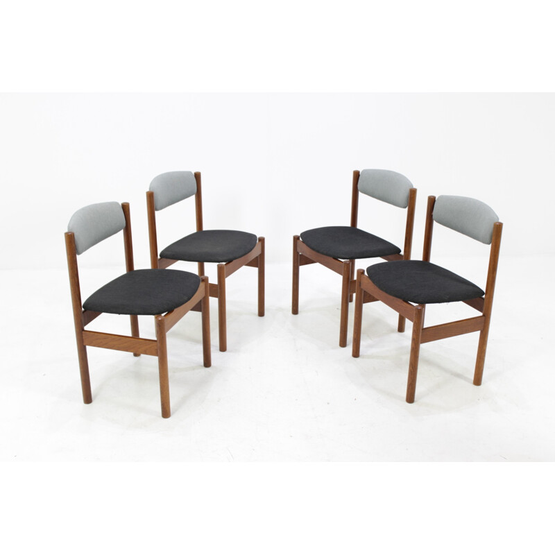 Ensemble de 4 chaises à repas danoises en chêne - 1960
