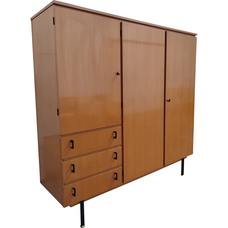 Armoire vintage en bois par André Simard