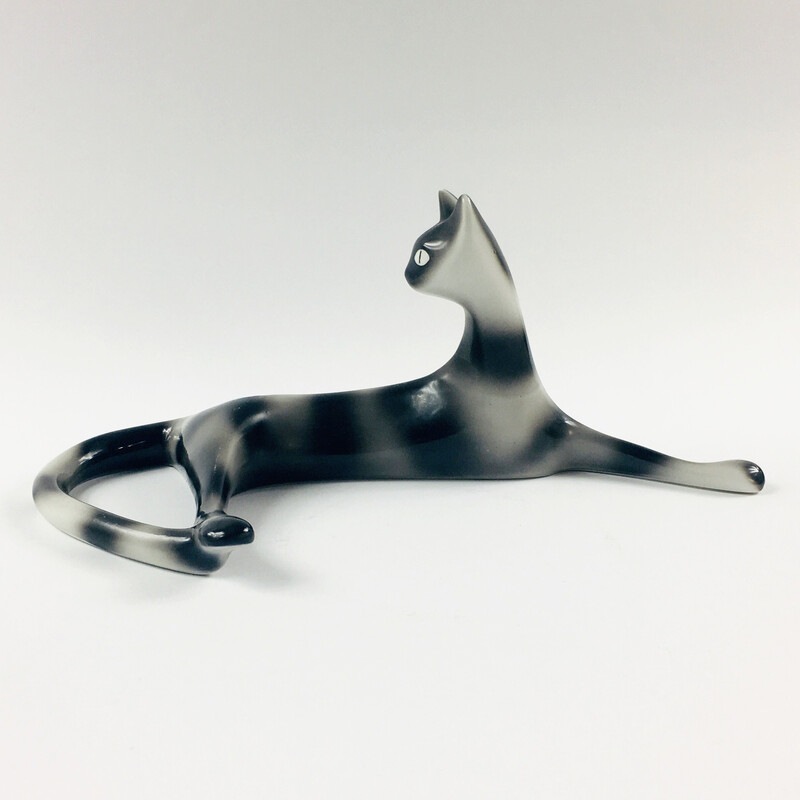 Vintage figurine "Relaxing cat" in porcelain by M. Naruszewicz for Cmielow, Poland 1960s