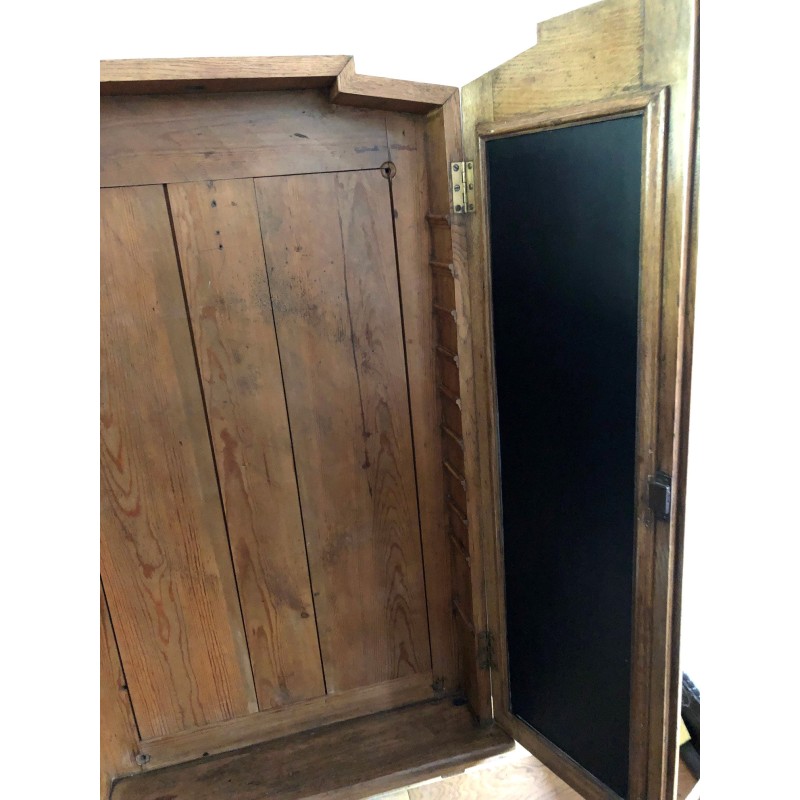 English vintage Pub Dartboard cabinet in solid oakwood, 1940s