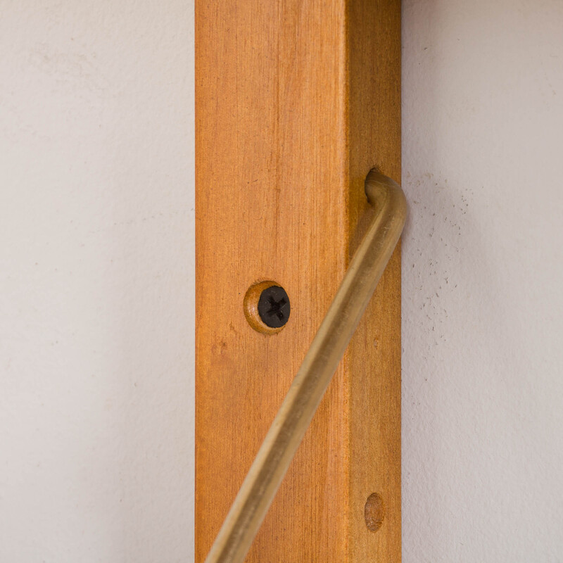 Danish vintage wall unit in oakwood with 6 modular shelves system