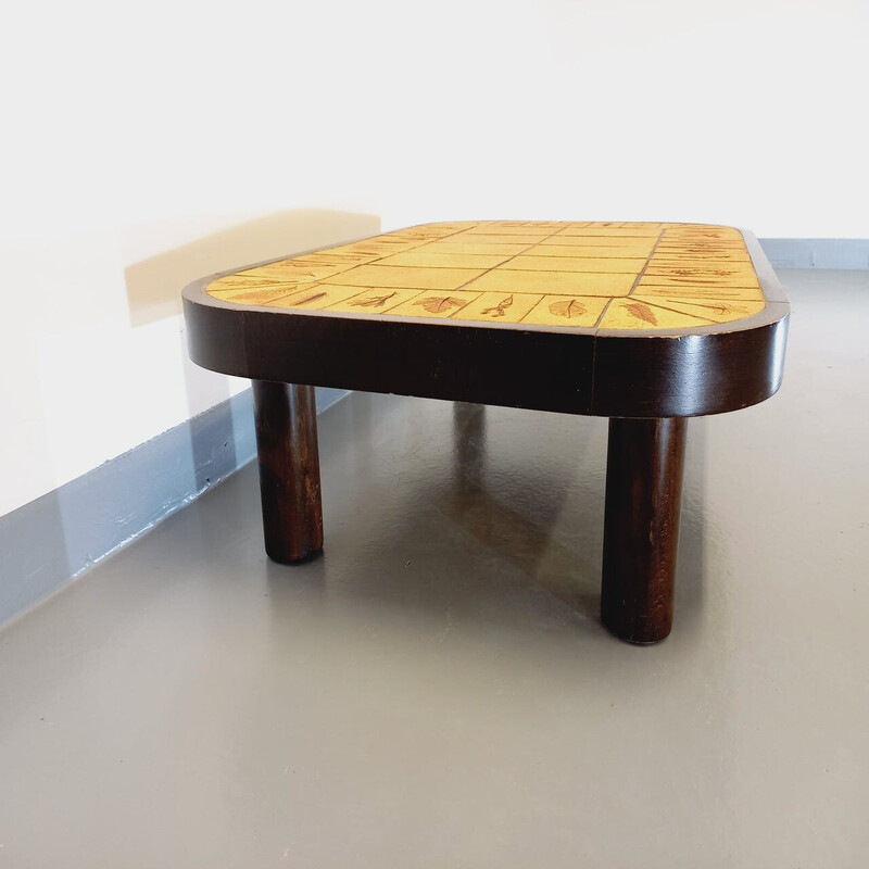Table basse vintage Roger Capron en bois foncé et céramique de Vallauris, 1960-1970