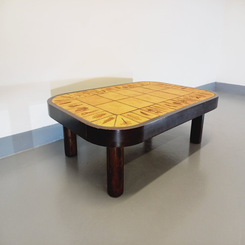 Table basse vintage Roger Capron en bois foncé et céramique de Vallauris, 1960-1970