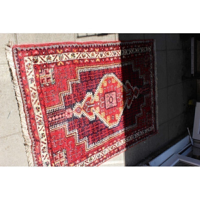 Tapis persan floral vintage médaillon rouge fait main