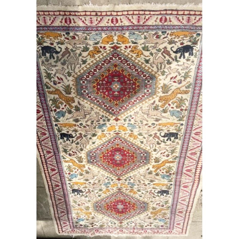 Vintage Persian animal motif print rug, 1920-1940s