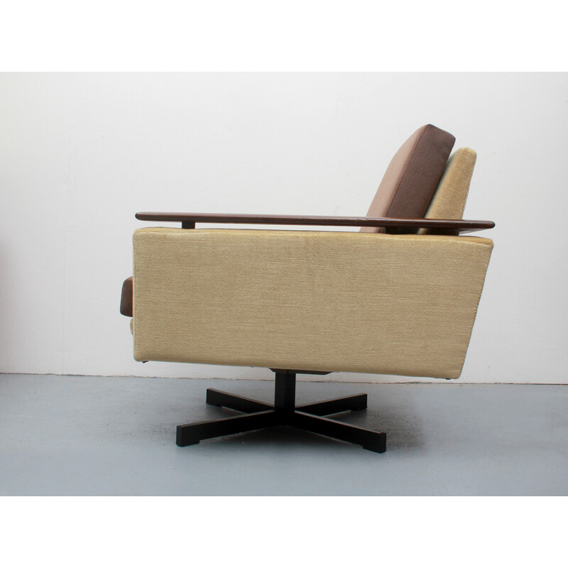 Vintage swivel clubchair in mohair-velour, 1960s