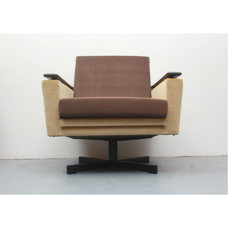 Vintage swivel clubchair in mohair-velour, 1960s