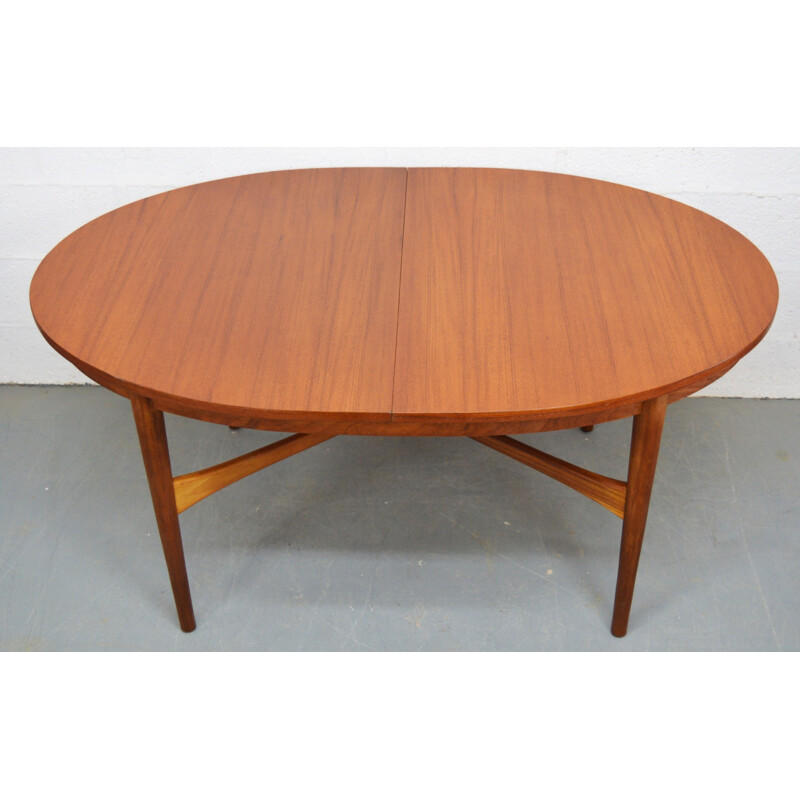 Mid-century teak extendable oval dining table by Beithcraft - 1960s