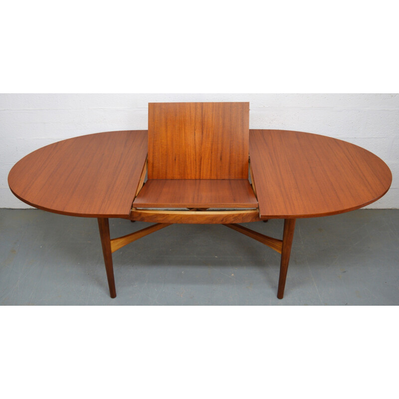 Mid-century teak extendable oval dining table by Beithcraft - 1960s