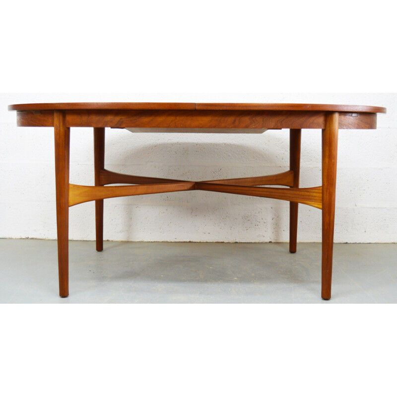 Mid-century teak extendable oval dining table by Beithcraft - 1960s