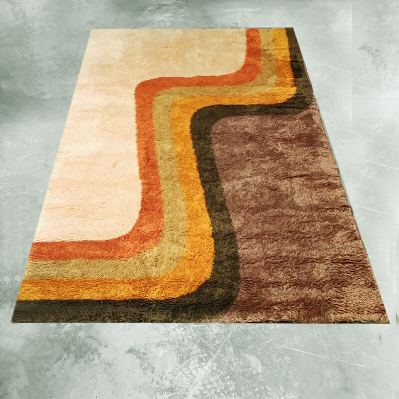 Vintage geometric Space Age rug in pure wool, Italy 1970s