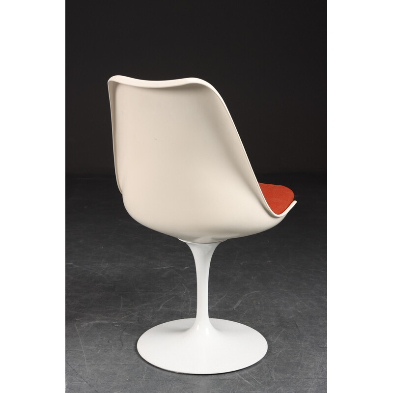 Pair of vintage fiberglass "Tulip Chairs" chairs by Eero Saarinen for Knoll