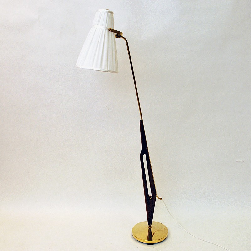 Lampada da terra svedese vintage in ottone e teak di Hans Bergström per Asea, anni '50