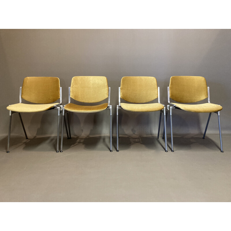 Set of 4 vintage chairs by Giancarlo Piretti for Castelli, 1960
